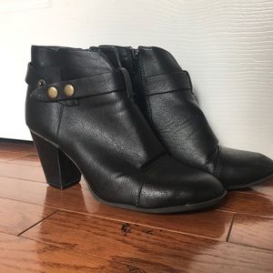 Final price drop 🎉 American Eagle black boots